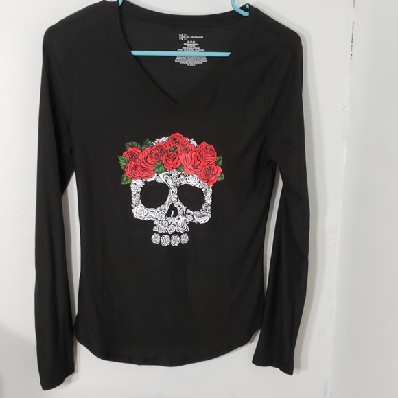 No Boundaries Tops - Long sleeve skull/roses shirt